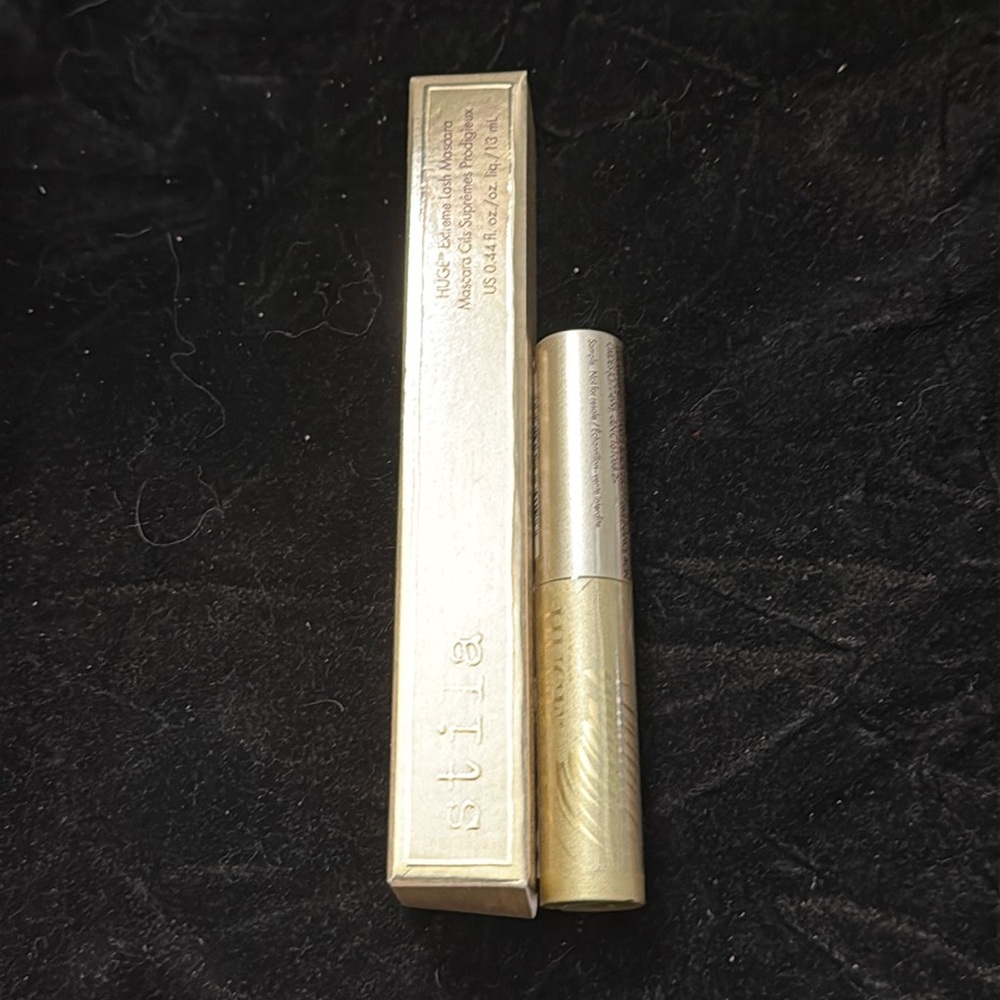2 Stila Huge Extreme Mascaras
